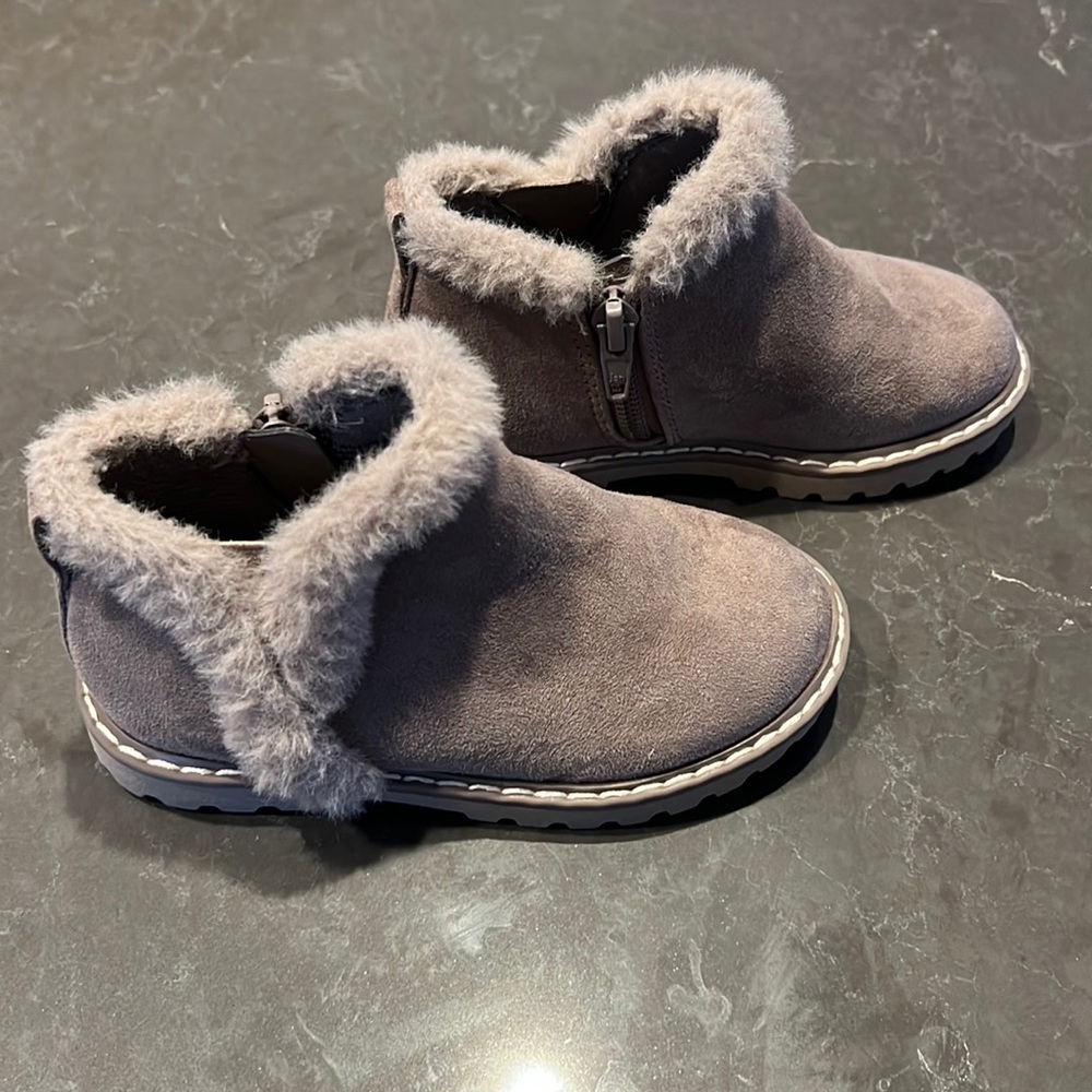TODDLER BOOTS 🥾 Size 8